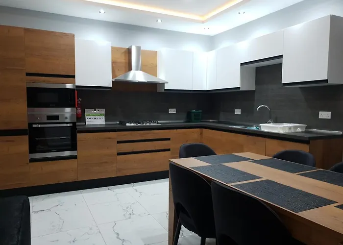 아파트 A Ground Floor Maisonette - Mellieha Bay *