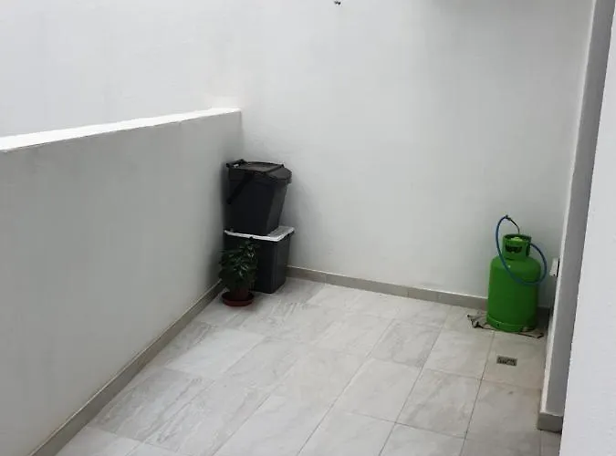 아파트 A Ground Floor Maisonette - Mellieha Bay