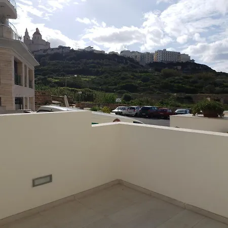 A Ground Floor Maisonette - Mellieha Bay Apartment