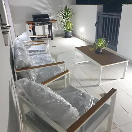 A Ground Floor Maisonette - Mellieha Bay Apartament *