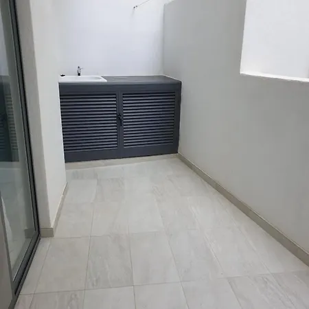 A Ground Floor Maisonette - Mellieha Bay アパート Is-Sellum