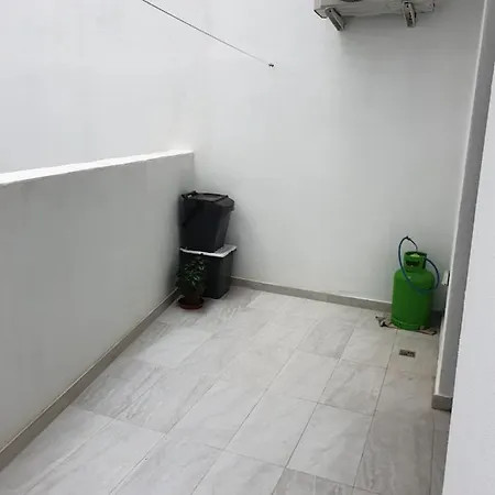 아파트 A Ground Floor Maisonette - Mellieha Bay