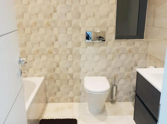 A Ground Floor Maisonette - Mellieha Bay Διαμέρισμα *